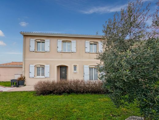 Luxury home in Bruges, Gironde