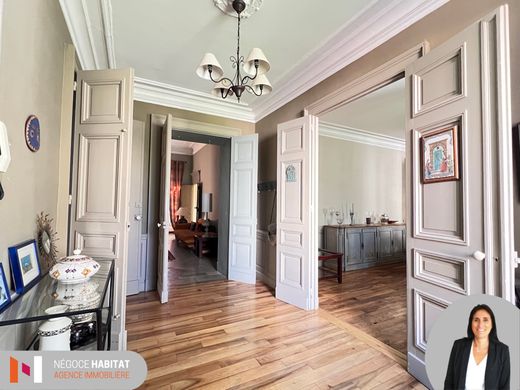 Apartment in Nîmes, Gard