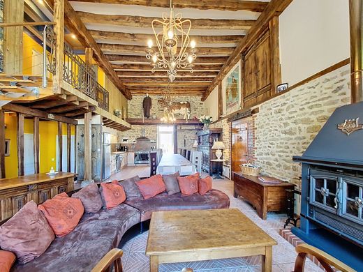 Luxus-Haus in Jouillat, Creuse