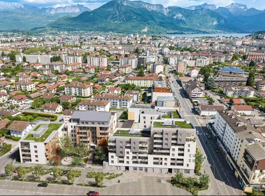아파트 / Annecy, Haute-Savoie