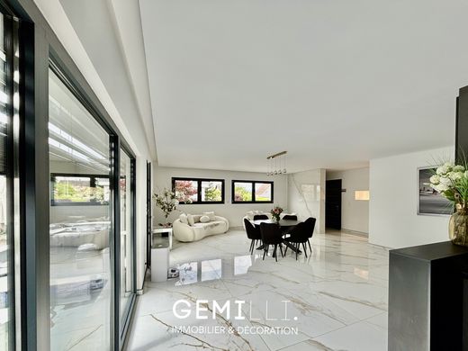 Casa de lujo en Wittelsheim, Alto Rin