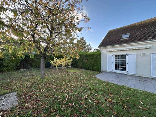 Luxe woning in Ormes, Marne