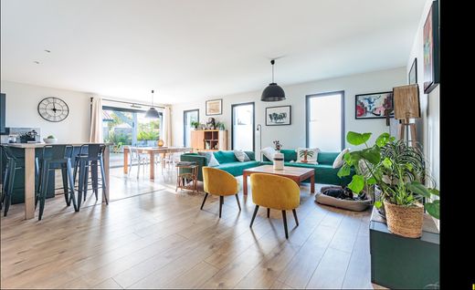 Luxus-Haus in Bassussarry, Pyrénées-Atlantiques