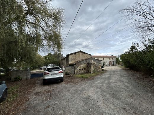 Luxury home in Saint-Genès-de-Fronsac, Gironde