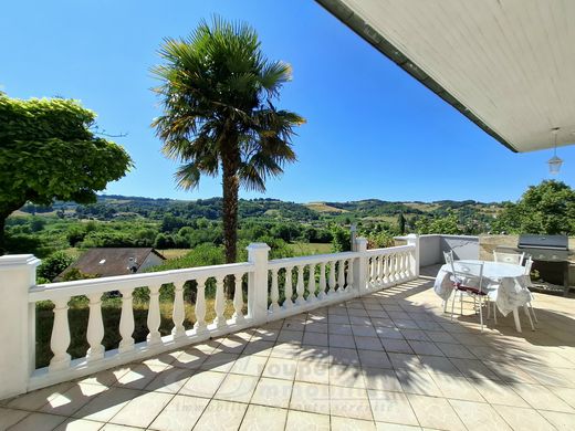 Casa di lusso a Saint-Vérand, Isère