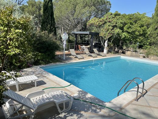 Villa a Nîmes, Gard
