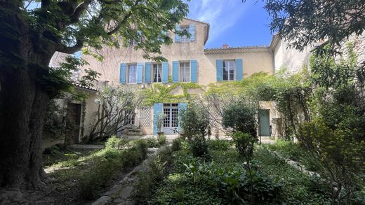 Luxury home in Pernes-les-Fontaines, Vaucluse