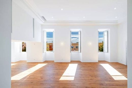 Apartment / Etagenwohnung in Nizza, Alpes-Maritimes