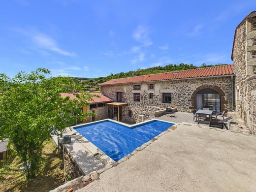 Luxury home in Polignac, Haute-Loire