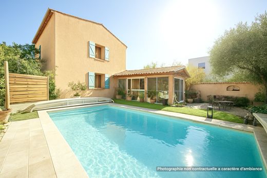 ‏בתי יוקרה ב  טולון, Var