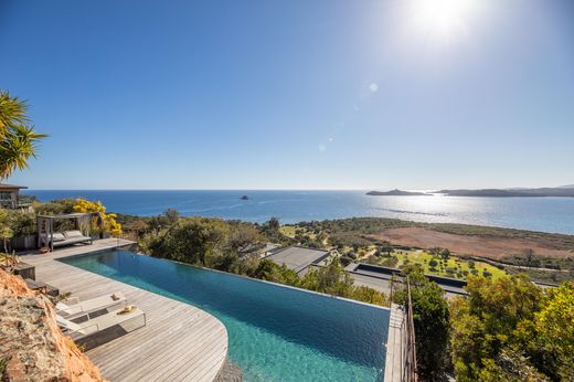 Villa in Sainte-Lucie de Porto-Vecchio, South Corsica