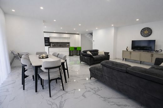 Luxus-Haus in Mécleuves, Moselle