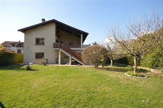 Casa de lujo en Saint-Martin-d'Hères, Isere