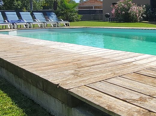 Casa di lusso a Pont-de-Veyle, Ain