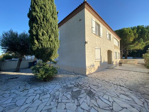 Luxury home in Lattes, Hérault