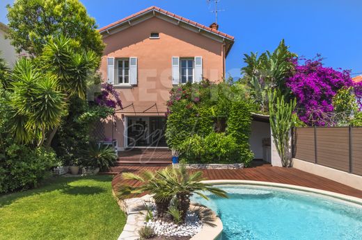 Luxury home in Hyères, Var
