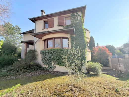 Luxury home in Rueil-Malmaison, Hauts-de-Seine