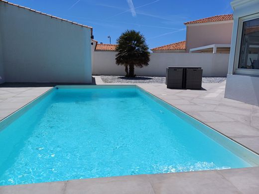 Luxury home in Bretignolles-sur-Mer, Vendée