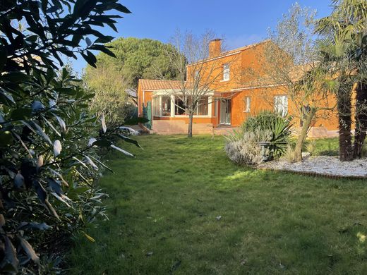 Luxury home in Les Sables-d'Olonne, Vendée