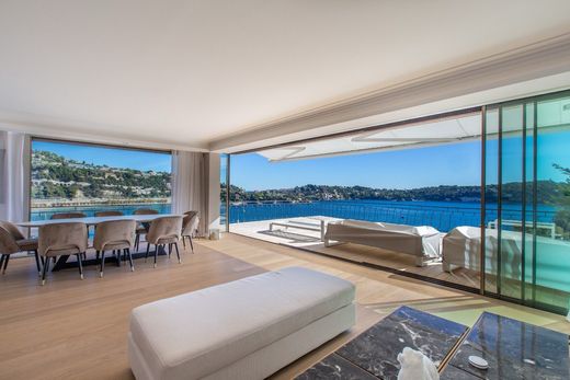 Apartment / Etagenwohnung in Villefranche-sur-Mer, Alpes-Maritimes