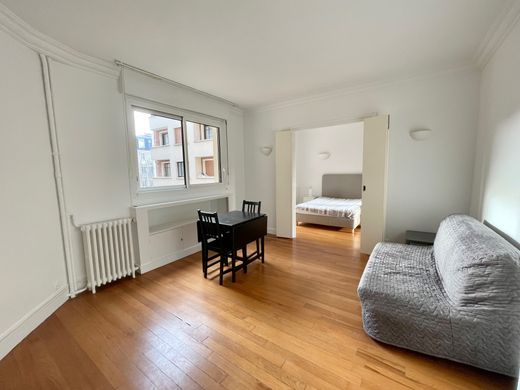 Apartment / Etagenwohnung in Neuilly-sur-Seine, Hauts-de-Seine