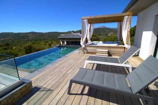 Maison de luxe à Cargèse, Corse-du-Sud