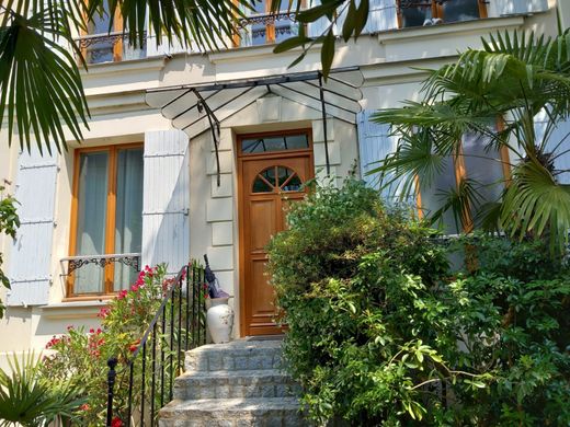 Casa di lusso a Puteaux, Hauts-de-Seine