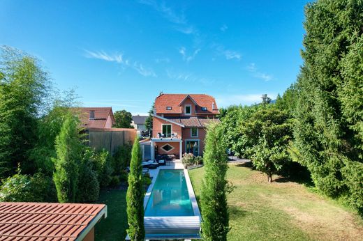 Villa in Aix-les-Bains, Savoy
