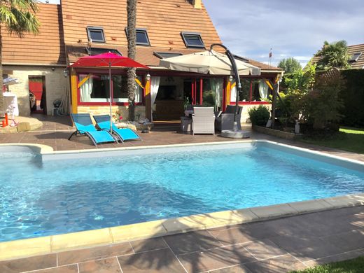 Luxe woning in Villeroy, Seine-et-Marne