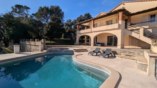 منزل ﻓﻲ Nîmes, Gard