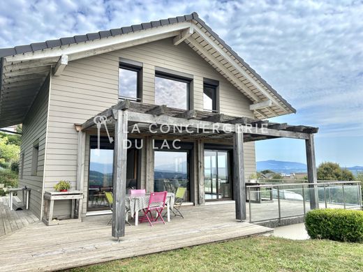 Luxus-Haus in Sillingy, Haute-Savoie