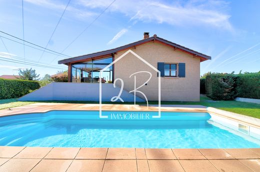 Casa di lusso a Luzinay, Isère