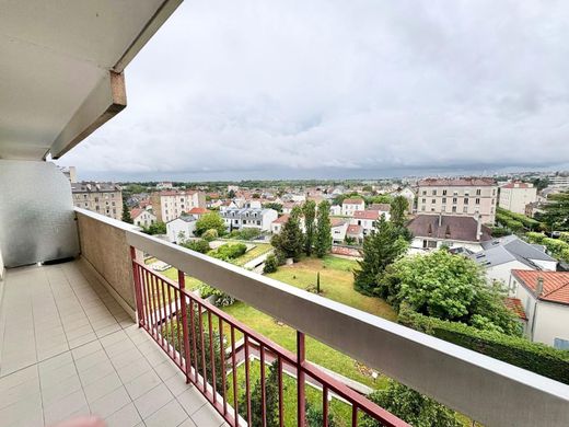 Apartment in Joinville-le-Pont, Val-de-Marne