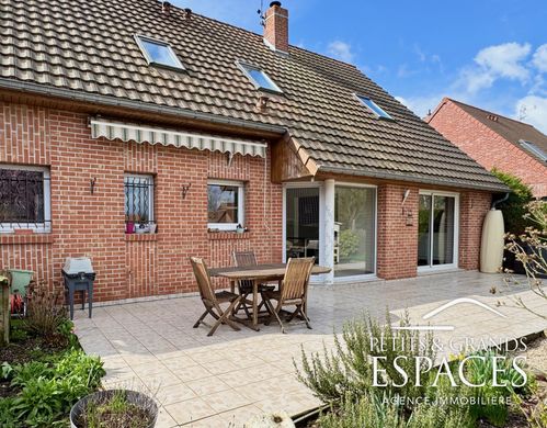 Luxury home in Famars, North