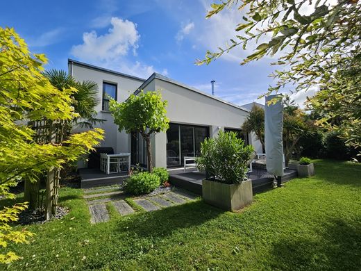 Casa di lusso a Domloup, Ille-et-Vilaine