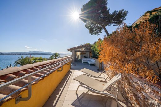 Apartment / Etagenwohnung in Sanary-sur-Mer, Var