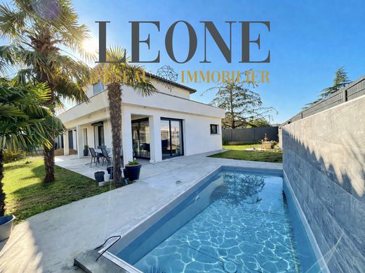 Элитный дом, Saint-Clair-du-Rhône, Isère