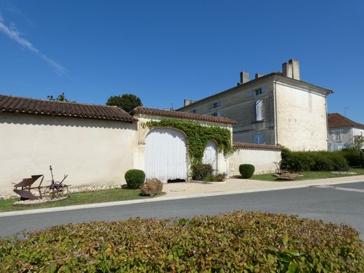 Maison de luxe à Saint-Vincent-Jalmoutiers, Dordogne