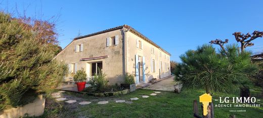 Πολυτελή κατοικία σε Saint-Fort-sur-Gironde, Charente-Maritime
