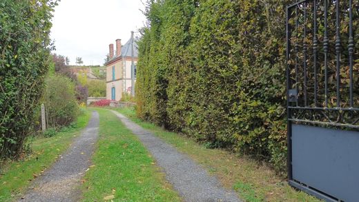 Villa in Moulins, Allier