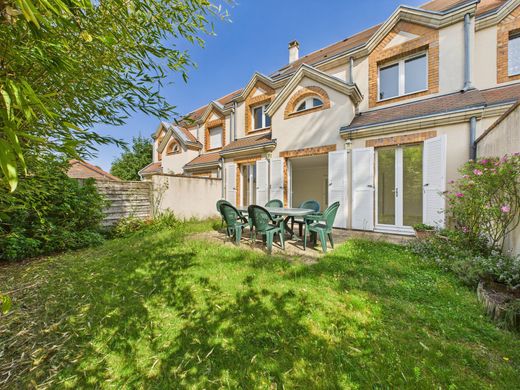 Casa di lusso a Garches, Hauts-de-Seine