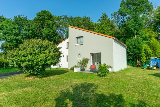 Luxe woning in Basse-Goulaine, Loire-Atlantique