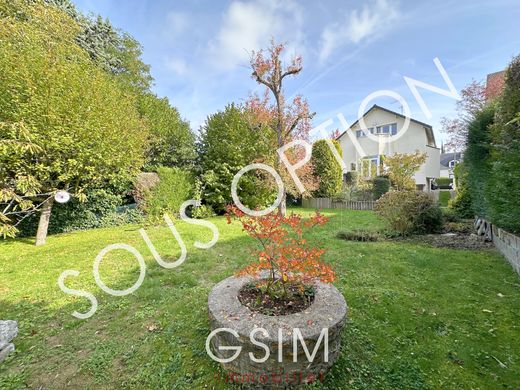 Casa di lusso a La Celle-Saint-Cloud, Yvelines