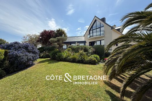 Luxury home in Pléneuf-Val-André, Côtes-d'Armor