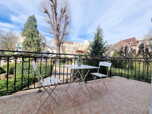 Luxe woning in Vichy, Allier