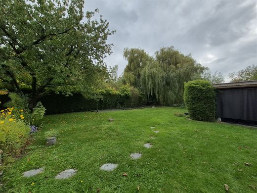 Villa in Wattrelos, Nord