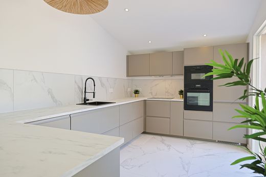 Luxury home in Six-Fours-les-Plages, Var