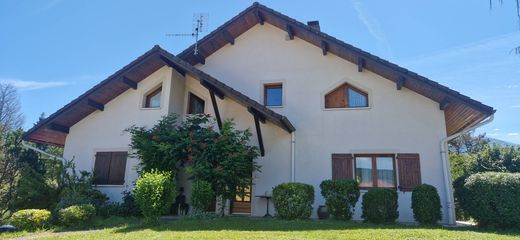 Casa di lusso a Yenne, Savoia