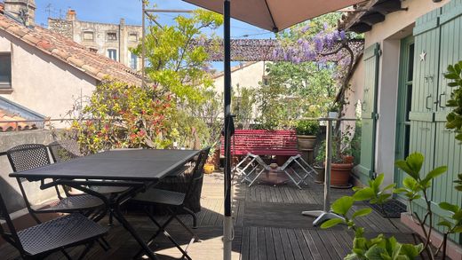Apartment in Nîmes, Gard