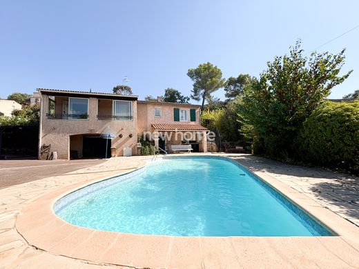 Luxe woning in Taradeau, Var